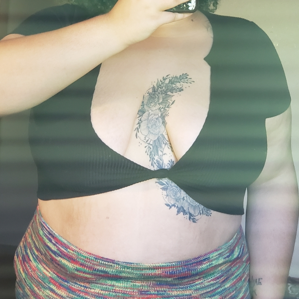 Fashion Nova Knotted Crop Top